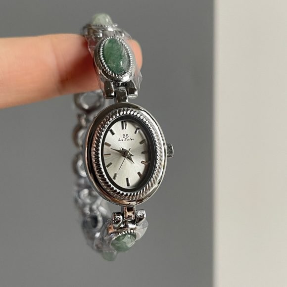 Women's Small Jade Oval Diamond Quartz Bracelet Watch - Image 6