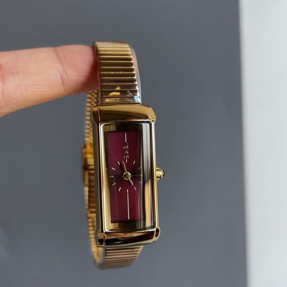 Retro Ankela Red Series Chain Watch Women - Image 3