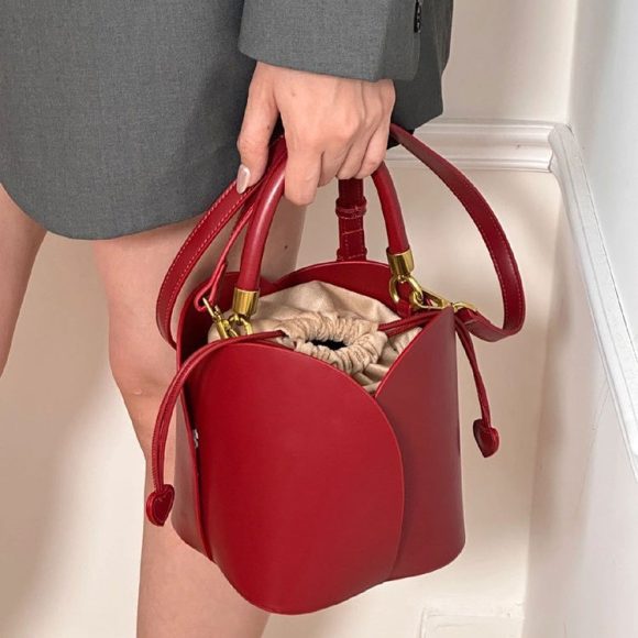 Popular Red Bridal Petal Portable Bucket Bag - Image 5