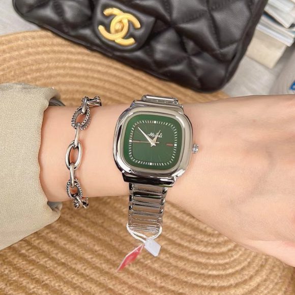 Square Steel Belt Retro Large Dial Women's Simple Watch - Image 4