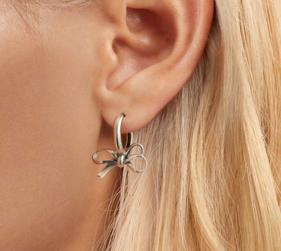 Simple All-match Bow Ear Clip S925 Sterling Silver - Image 2