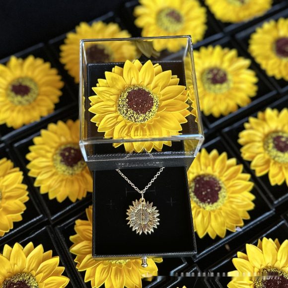 Artificial Flower Sunflower Necklace Acrylic Jewelry Box - Image 5