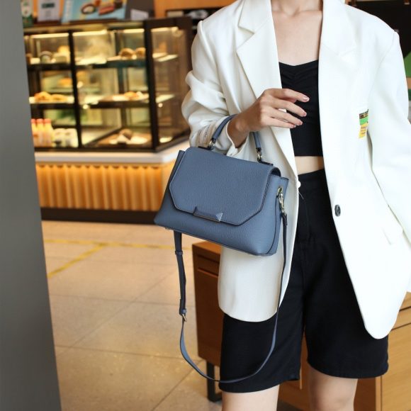 Fashion Genuine Leather Women's One Shoulder Handbag - Image 4