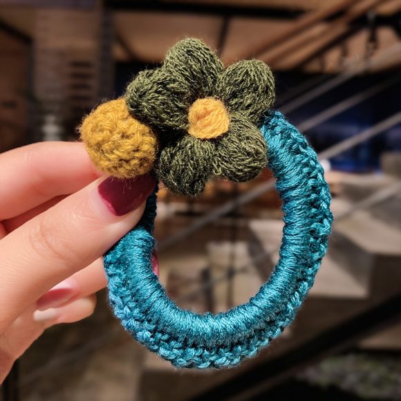 Woolen flowers tie hair elastic - Image 3
