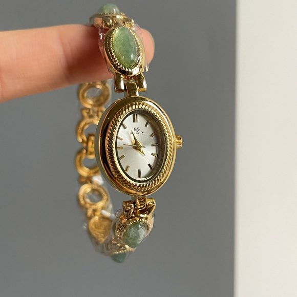 Women's Small Jade Oval Diamond Quartz Bracelet Watch - Image 3