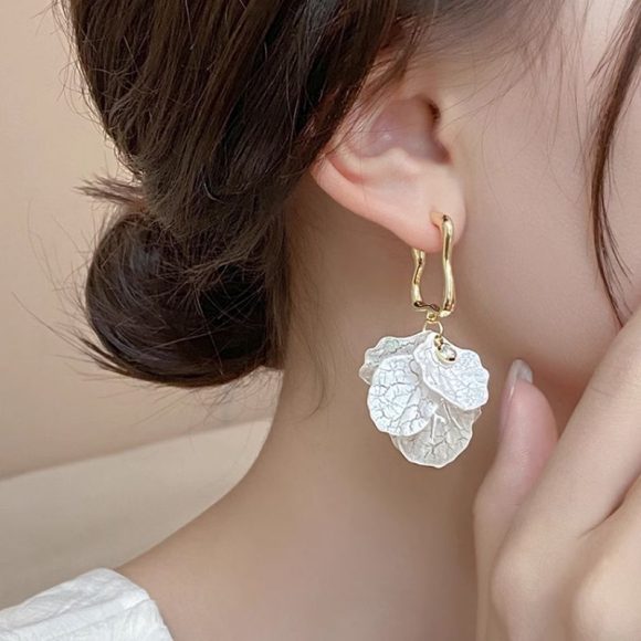 Affordable Luxury Fashion Petal Earrings - Image 2