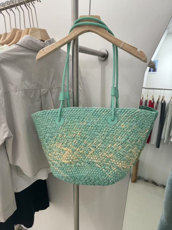 Retro Large Capacity Women's Shoulder Portable Straw-weaved Bag - Image 5
