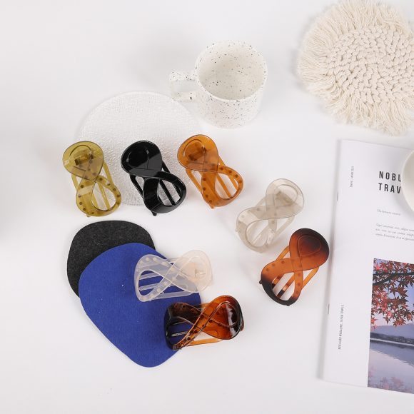 Elegant Frosted 8-shaped Barrettes - Image 7