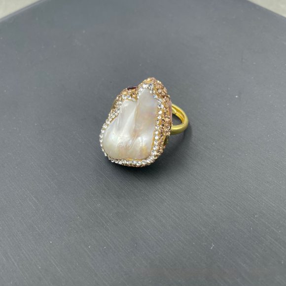 Natural Freshwater Shaped Pearl Hand-inlaid Three-piece Set - Image 2