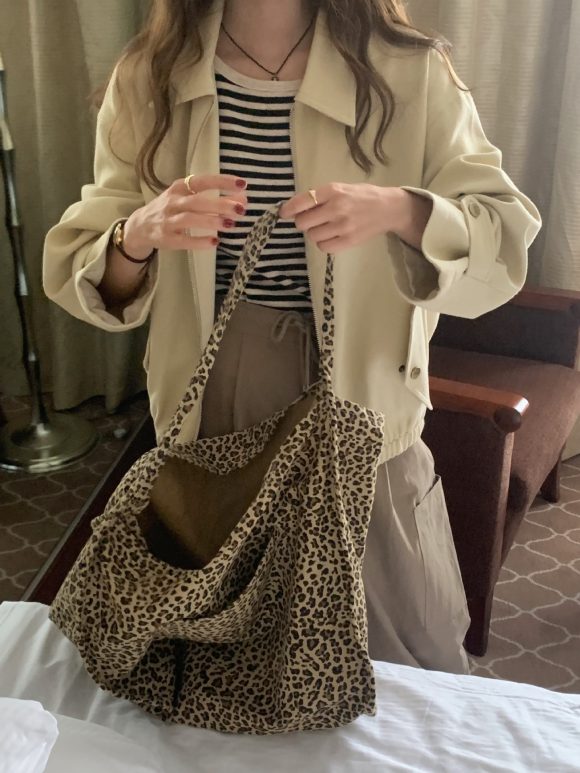 Casual Solid Color Lapel Long Sleeve Loose Slimming Zipper Coat - Image 5
