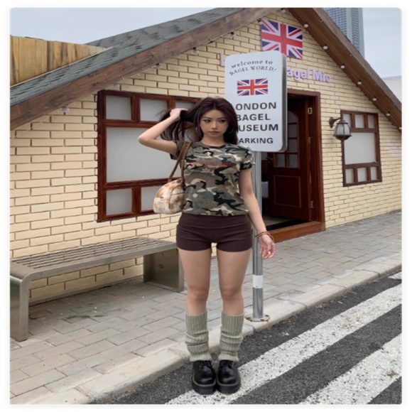 Retro Camouflage Printed Short Sleeved T-shirt For Women - Image 5
