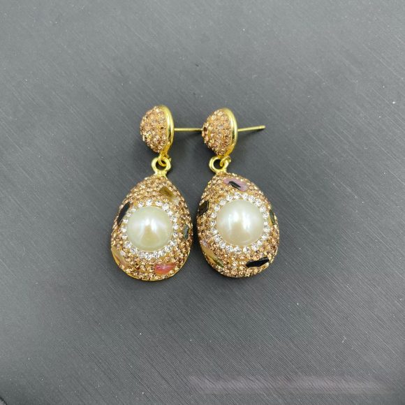 Natural Freshwater Shaped Pearl Hand-inlaid Three-piece Set - Image 4