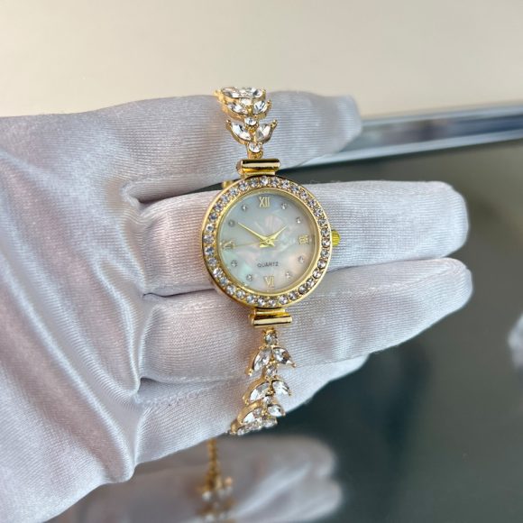 Affordable Luxury Diamond-embedded Free Adjustable Bracelet Quartz Watch - Image 4