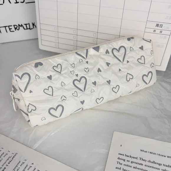 Large Capacity Love Heart Pencil Case Good-looking Girl Heart - Image 3
