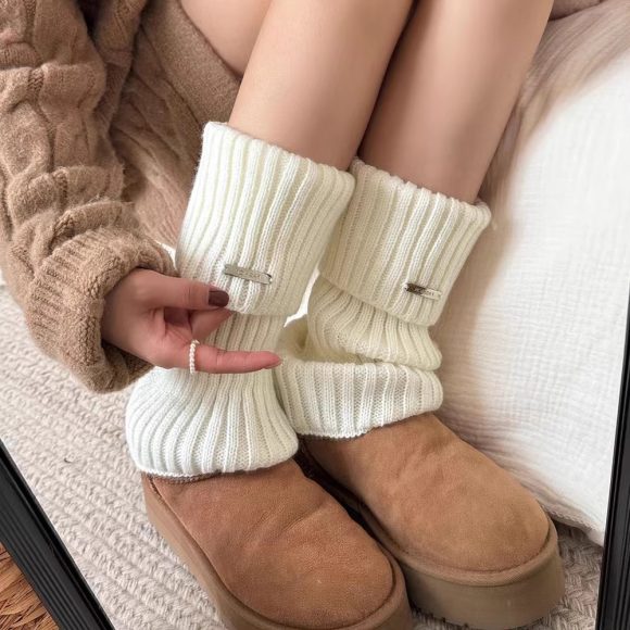 Fashion White Knitted Fabric Female Leg Warmer - Image 4