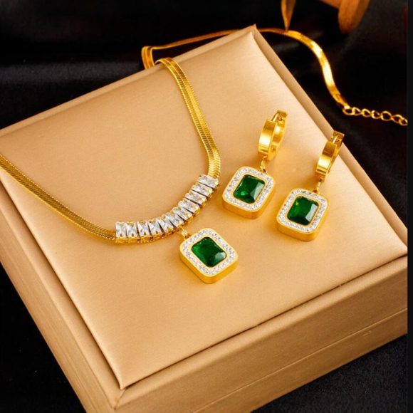 Emerald Cubic Sugar Zirconium Hanging Pendant Necklace And Earrings Suite - Image 4