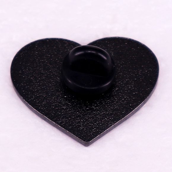 Colored Loving Heart Brooch Popular Badge Gift - Image 4