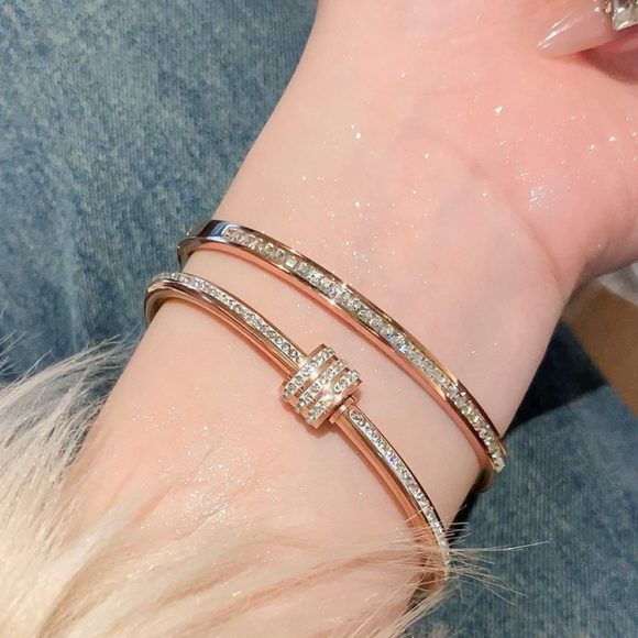 High-grade European And American Fashion Starry Stainless Steel Bracelet Ornament - Image 2