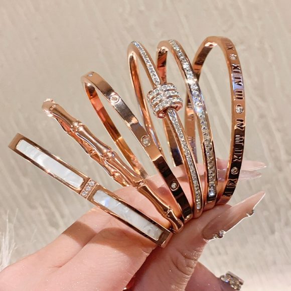 High-grade European And American Fashion Starry Stainless Steel Bracelet Ornament - Image 3