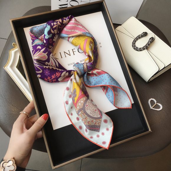 Retro Easy Matching Spring And Summer High-grade Printed Women's Professional Scarf - Image 3