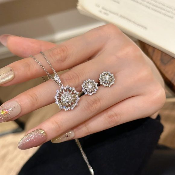 Retro Diamonds Sun Asterism Pendant Compass Earings Set - Image 8