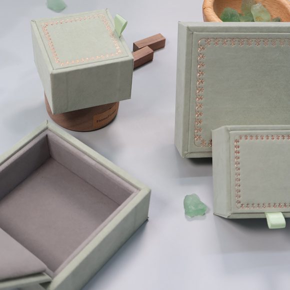 High-grade Mint Green Wooden Jewelry Box - Image 4