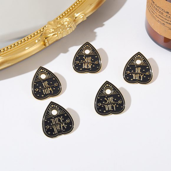 Retro English Letter SHE Cartoon Paint Brooch - Image 2