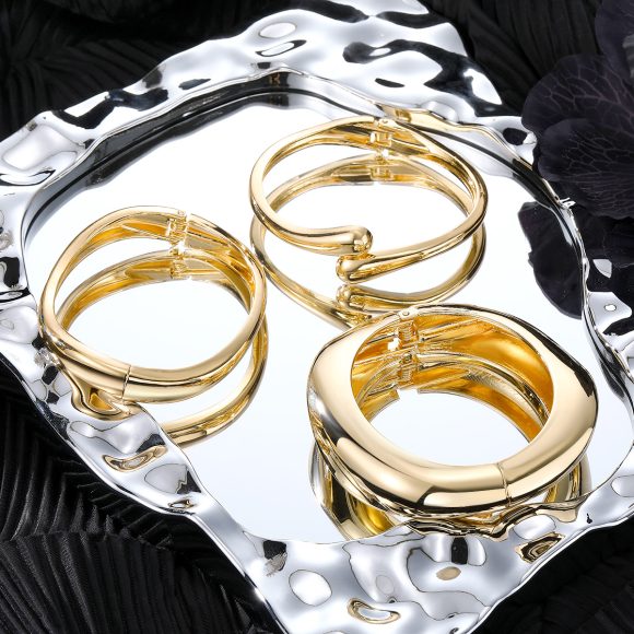 Women's Exaggerated Metal Glossy Surface Bracelet - Image 8