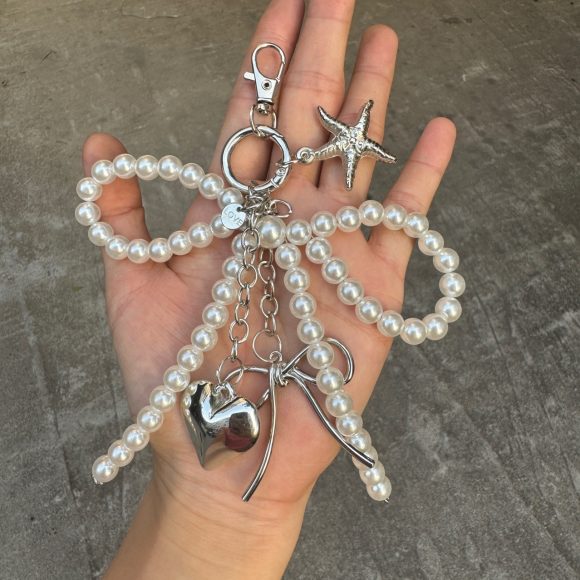 Korean Chic New Sweet Pearl Bow Silver Love Pendant Car Keychain Pendant