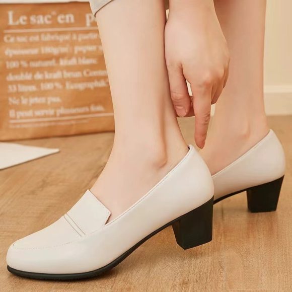 Mom Shoes Soft Leather Versatile - Image 2