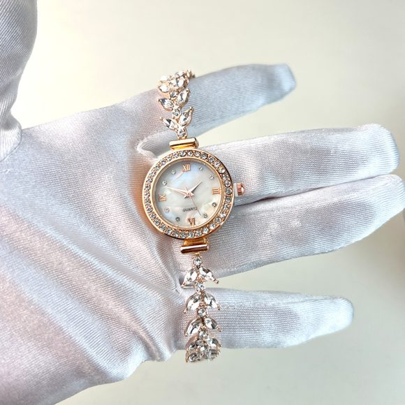 Affordable Luxury Diamond-embedded Free Adjustable Bracelet Quartz Watch - Image 8