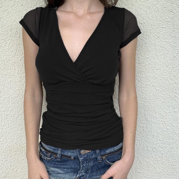 Deep V Design Small Pleated Pure Color Mesh Stitching Short Sleeve - Image 3