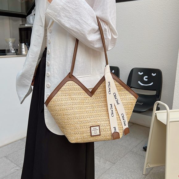 Female Large Capacity Tote Commuter Hand-carrying Bag - Image 8