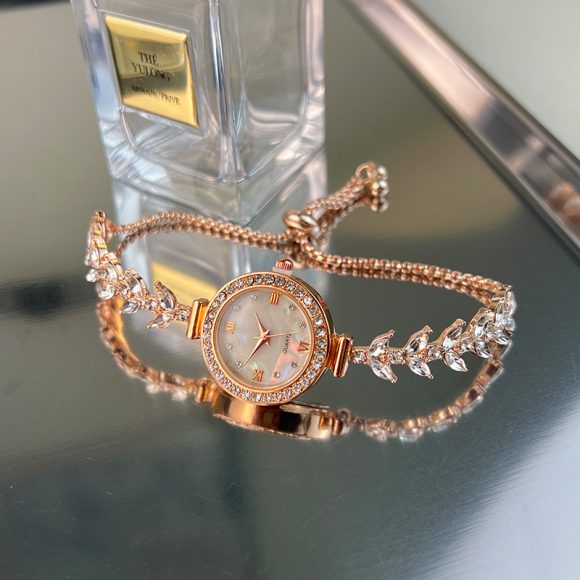 Affordable Luxury Diamond-embedded Free Adjustable Bracelet Quartz Watch - Image 7