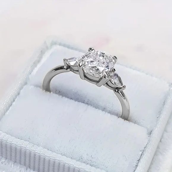 European And American Elegant Four-claw Zircon Ring - Image 2