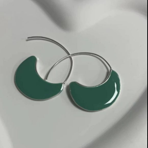 Mild Luxury Retro Fashion Creative Women's Earrings - Image 3
