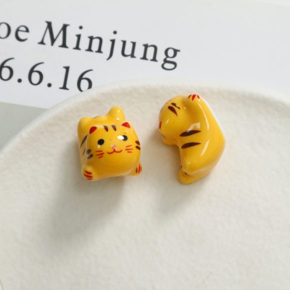 Cute Cartoon Porcelain Three-dimensional Sprint Cat Straight Hole Beaded - Image 6
