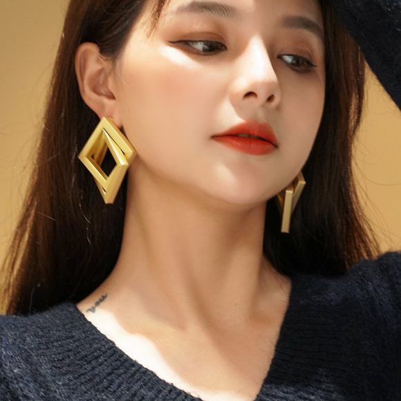Metal Simplicity Rhombus Earrings Face Slimming - Image 3