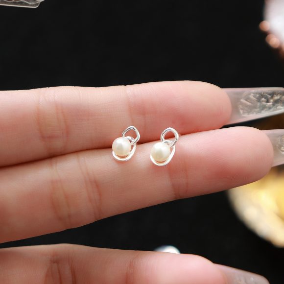 S999 Sterling Silver Pure Silver Light Luxury Stud Earrings Pearl Natural Freshwater - Image 6