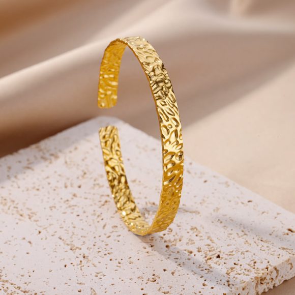 Simple Pleated Pattern Opening Bracelet Women