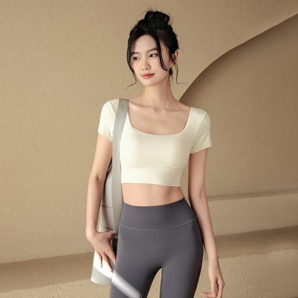 Women's Short-sleeved T-shirt With Chest Pad - Image 6