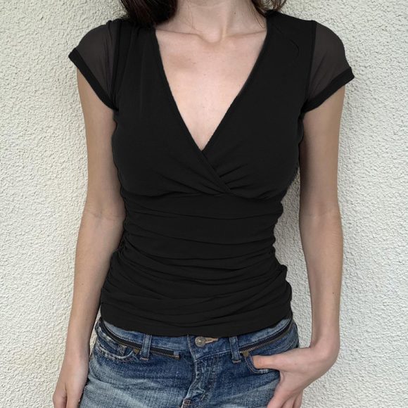 Deep V Design Small Pleated Pure Color Mesh Stitching Short Sleeve - Image 4