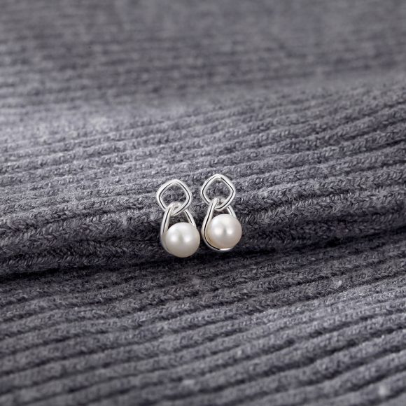 S999 Sterling Silver Pure Silver Light Luxury Stud Earrings Pearl Natural Freshwater - Image 4