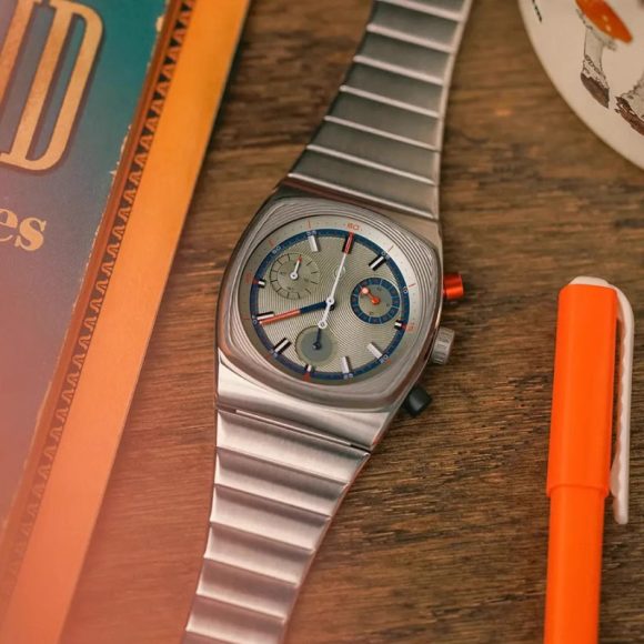 Fashion Six Sports Men's Mechanical Watch - Image 3