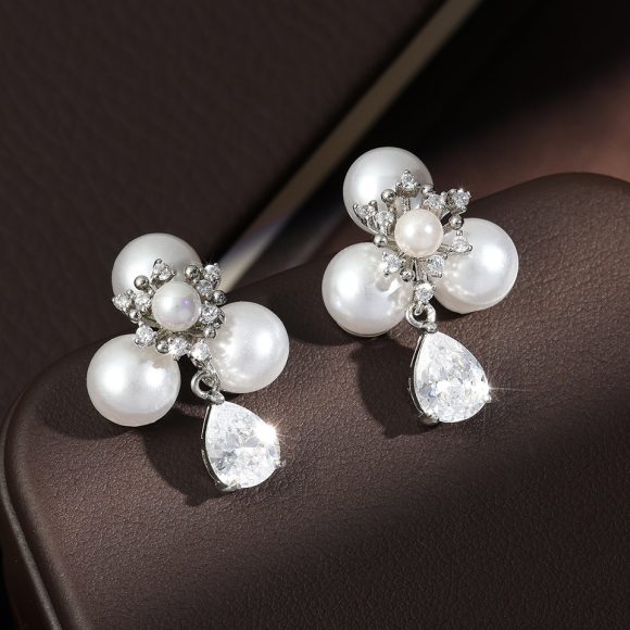 Women's Simple Pearl Stamen AAA Zircon Water Drop Earrings