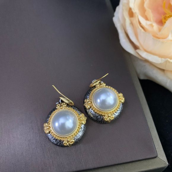 Vintage Court Style Advanced Light Luxury Stud Earrings French Style Temperament 925 Silver Needle - Image 2