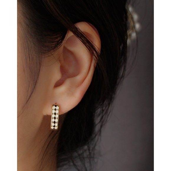 Black And White Chessboard Grid Ear Clip Silver Dripping Oil - Image 2