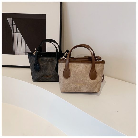Retro Shoulder Bag Large Capacity Portable Bucket Bag - Image 7