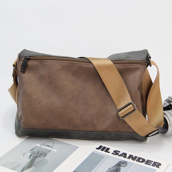 Men's Shoulder Messenger Bag Outdoor Gym Bag For Traveling - Image 3