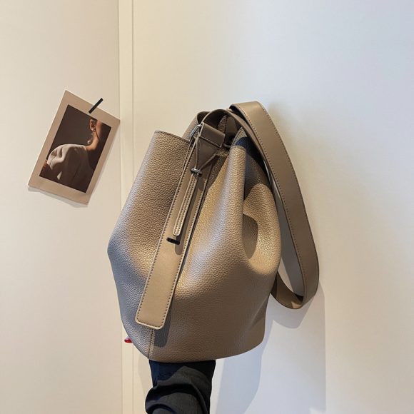Fall Commuter Shoulder Messenger Bag - Image 5